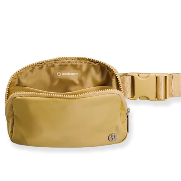 Lululemon Everywhere Belt Bag Golden Sand Extended Strap - Picture 2 of 6